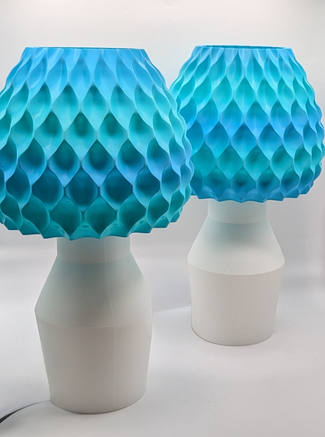 Serene Wave Lamp